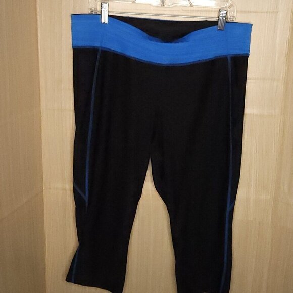 Xersion Blue Black Capri Leggings Large - Picture 3 of 9